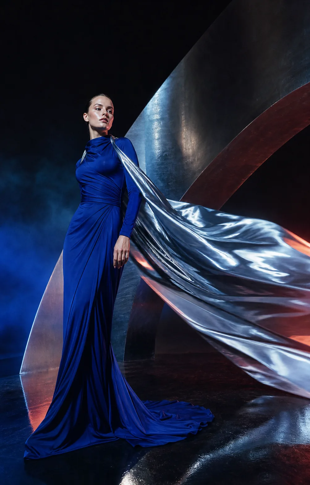 Digital-fashion визуал в кобальтовых и хромированных оттенках, созданный в Lumora